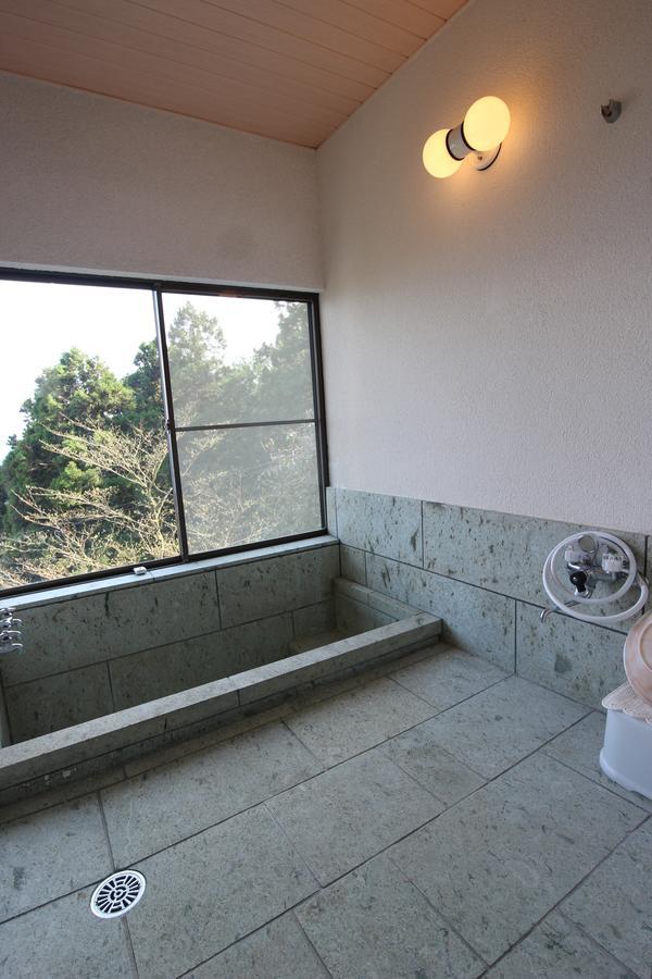 Atami Holiday Home Екстер'єр фото